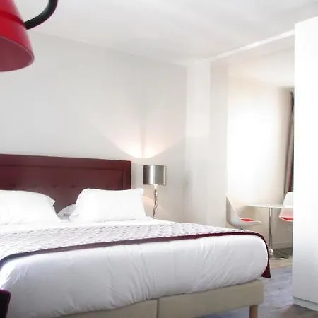 Hotel Residencia Champ De Mars 3*